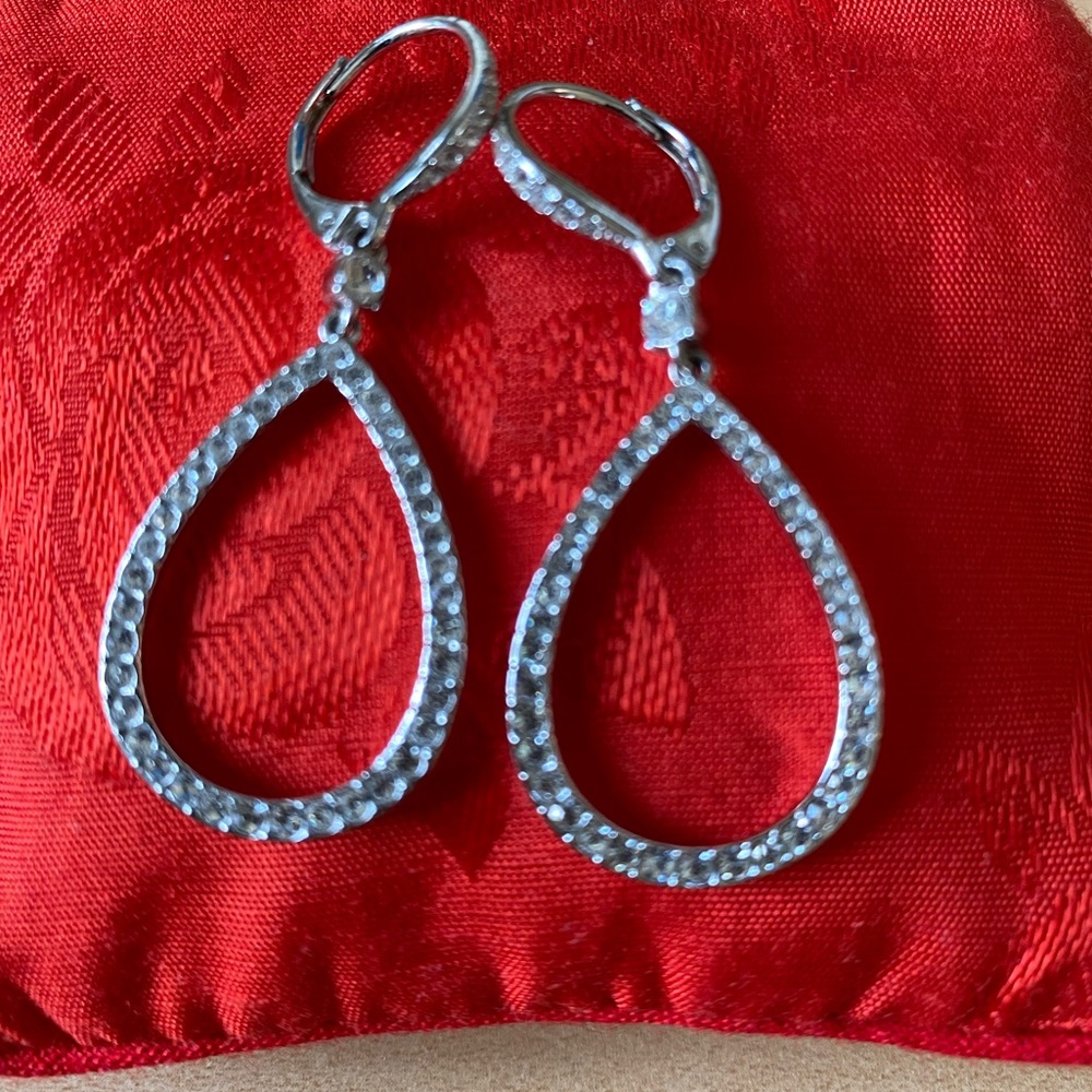 White gold and diamond dangle earrings